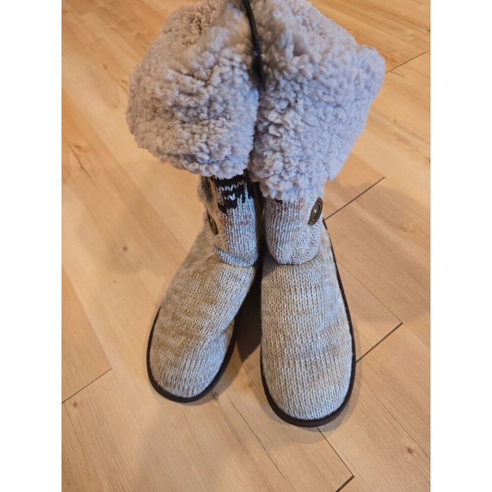 New Mukluks a La Mode Boots Women's Size 9 Color Oatmeal